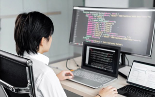 六盘水 api php源码,下载的php源码怎么运行呢？